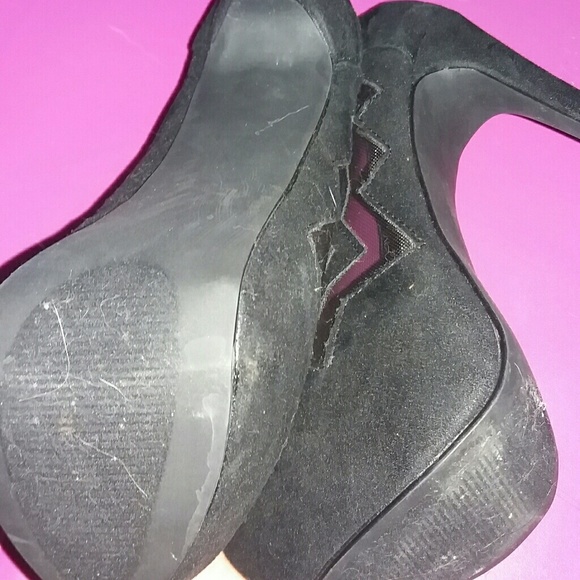 Heels - Picture 2 of 4